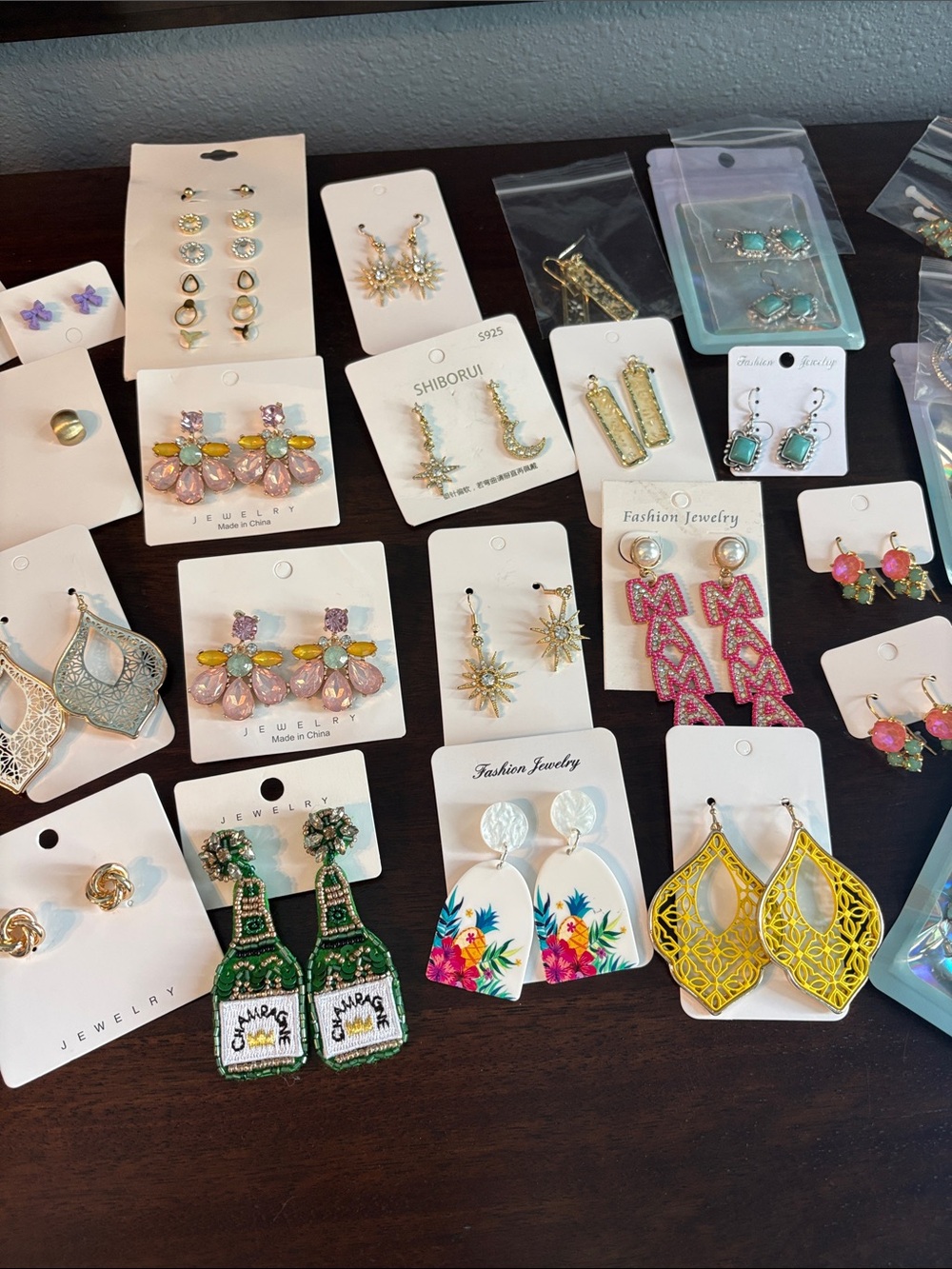 Lot of women’s fashion earrings - Picture 3 of 17